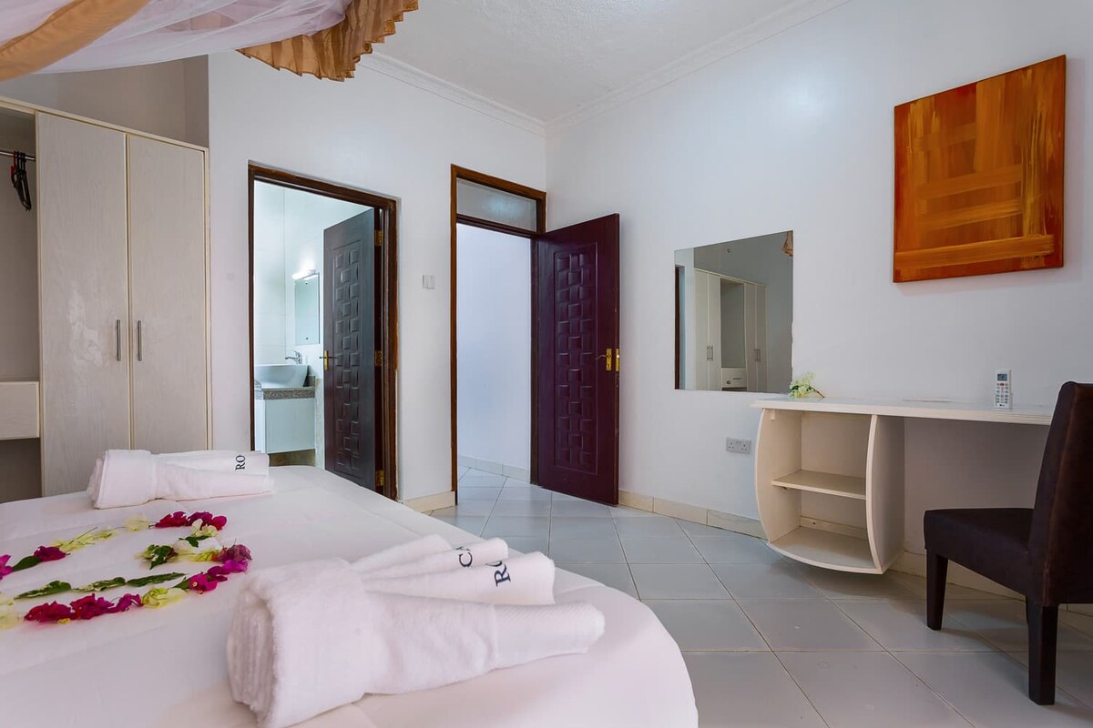 2BR Apartment near the Beach and Malls, Diani — photo 11