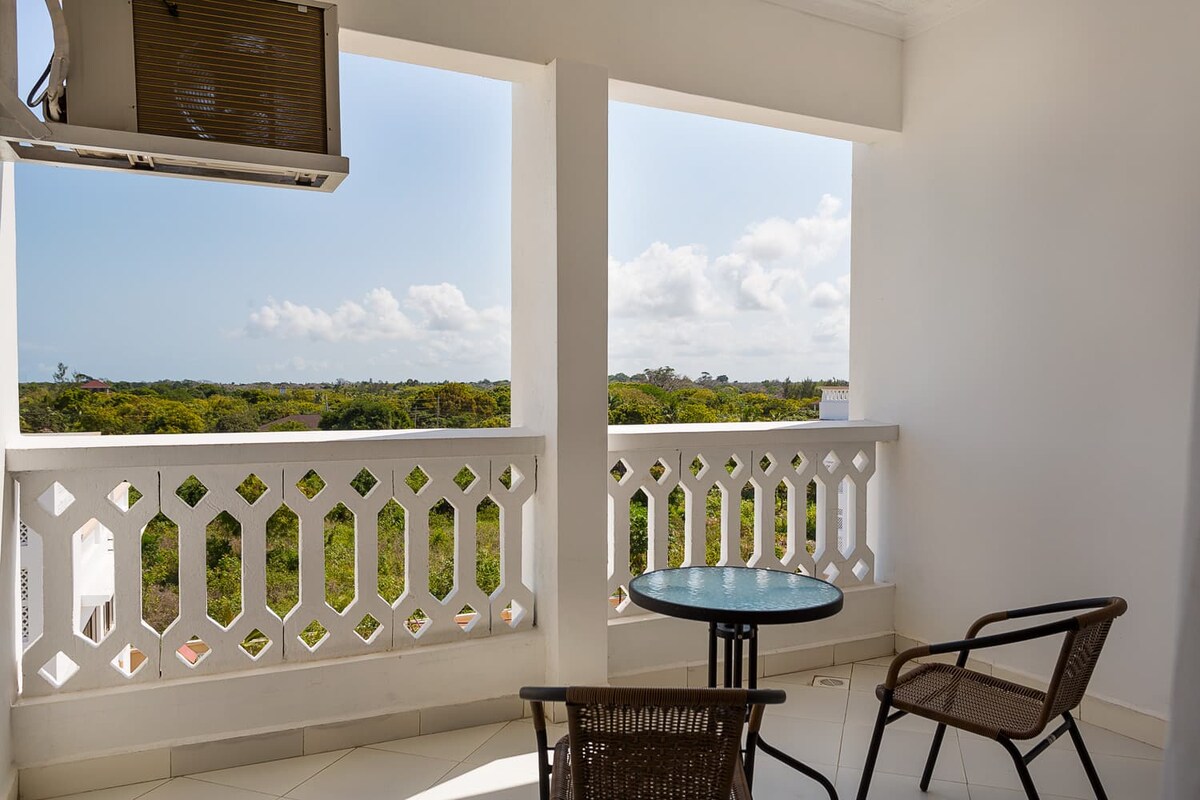 2BR Apartment near the Beach and Malls, Diani — photo 4