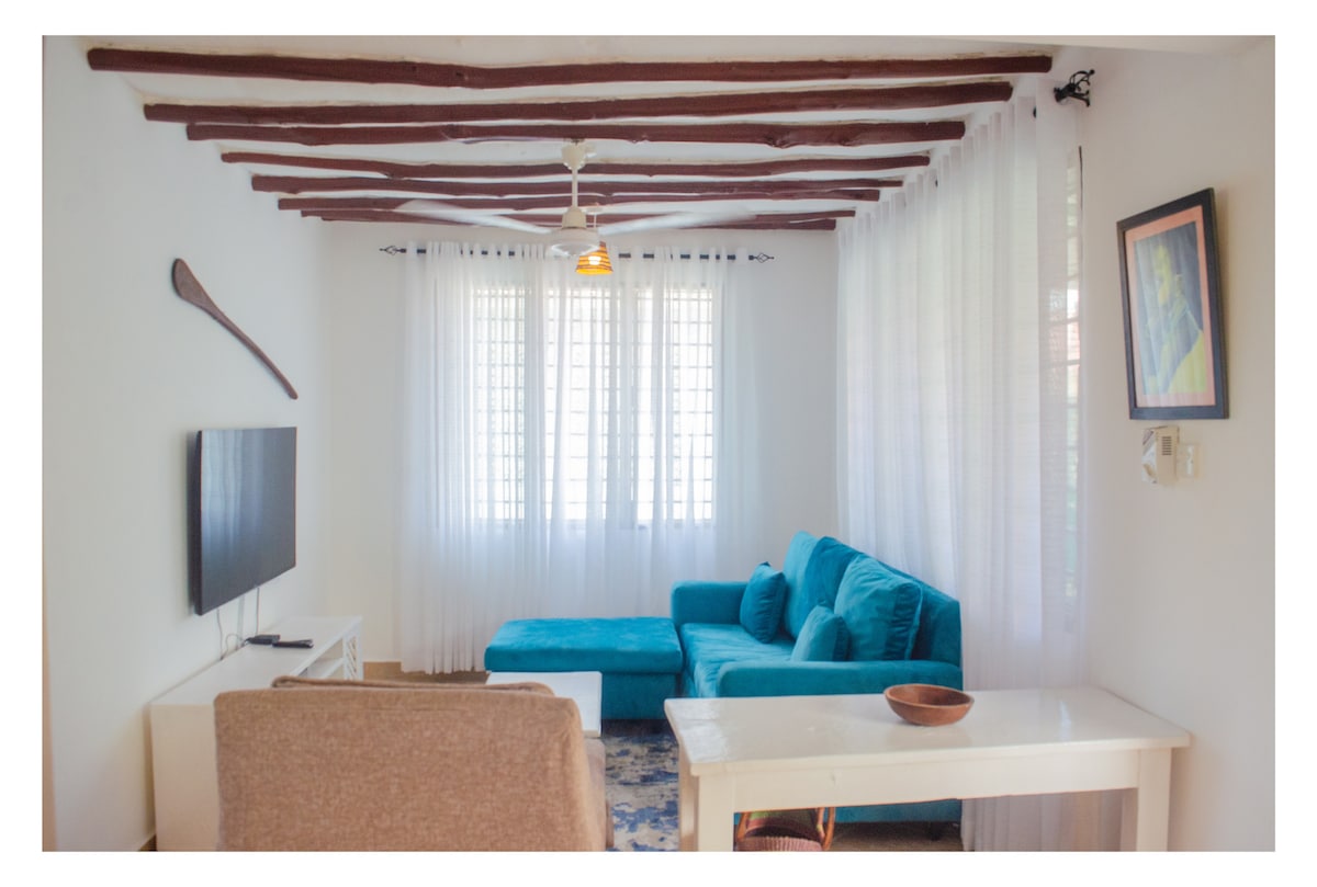 2 BR unit, pool, and 2 mins to the beach — photo 13