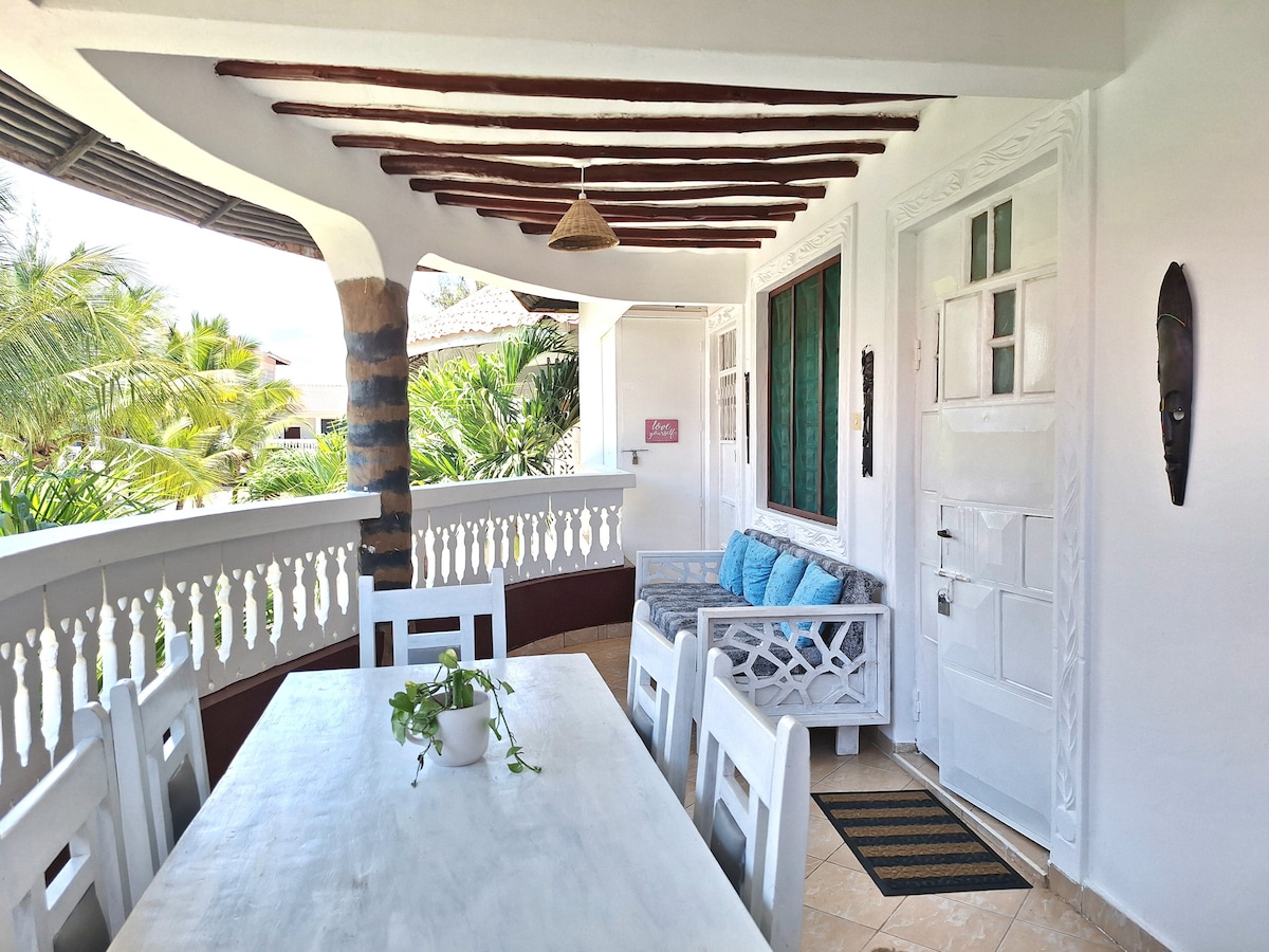 2 BR unit, pool, and 2 mins to the beach — photo 15