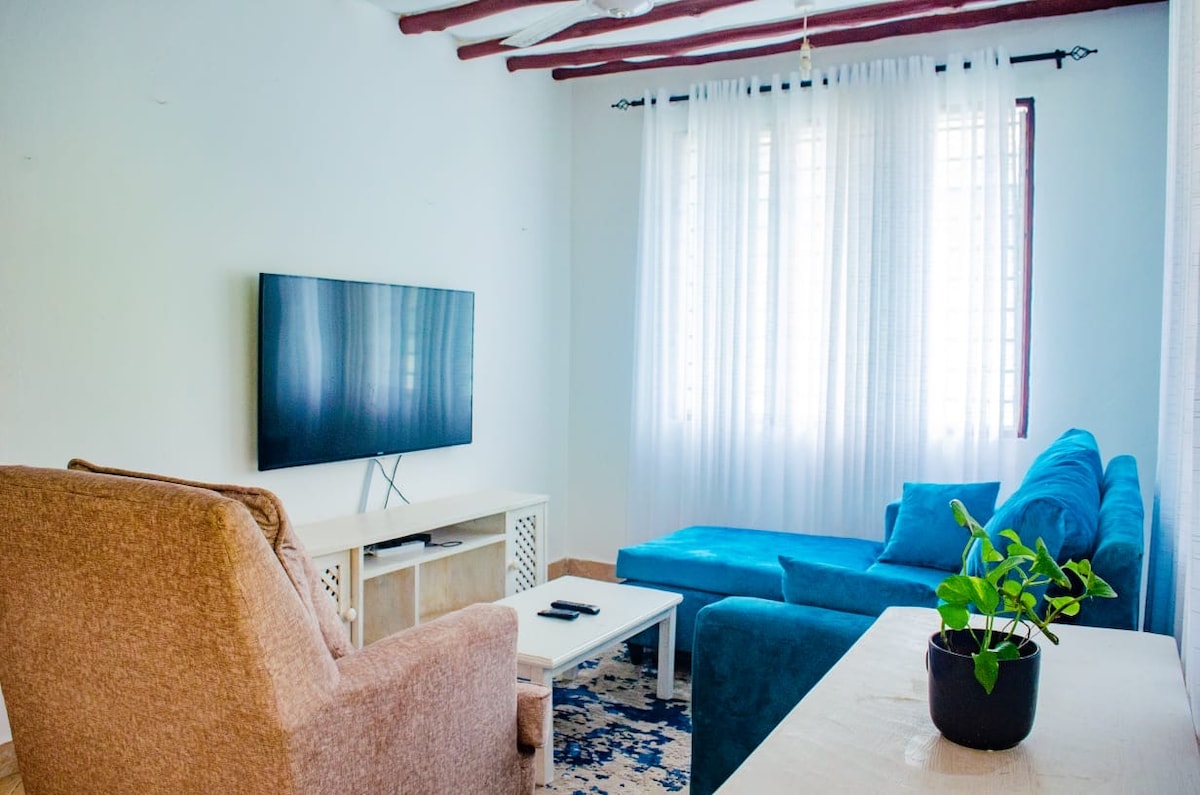 2 BR unit, pool, and 2 mins to the beach — photo 6