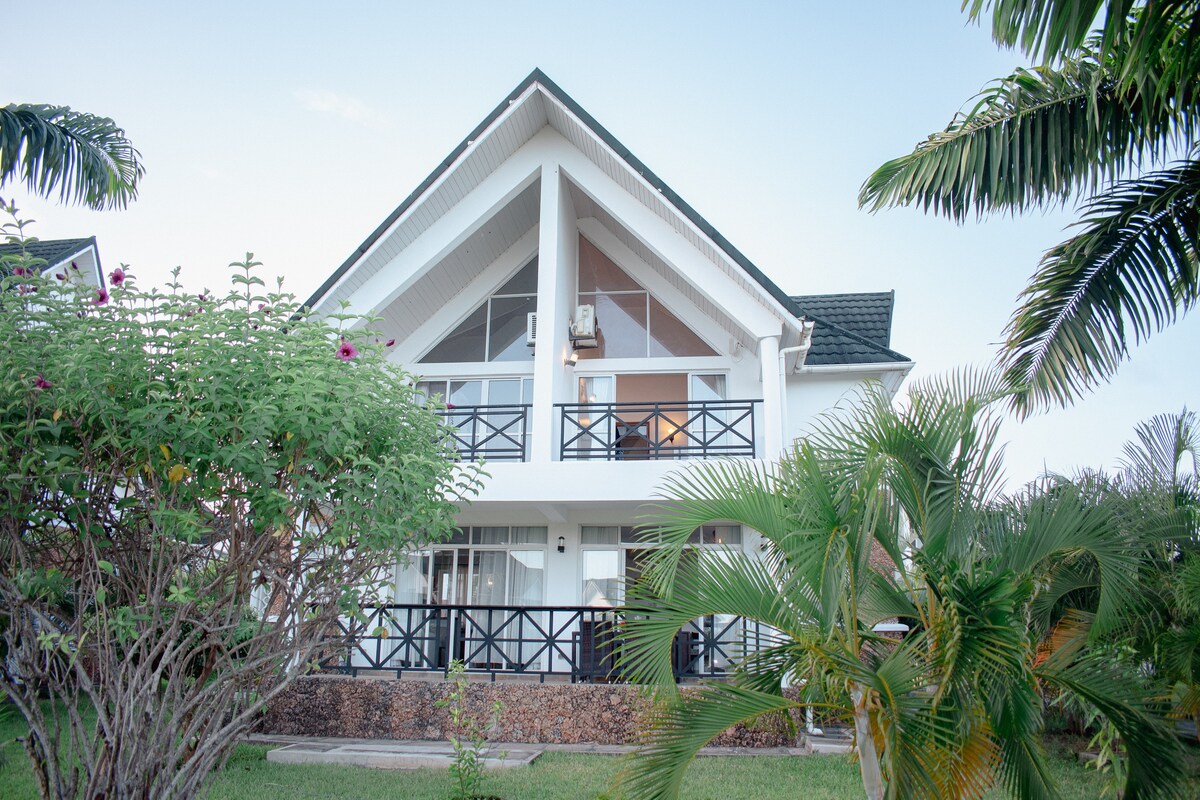 Affordable Cosy 3BR Villa 10 mins walk to Pristine Beach — photo 3