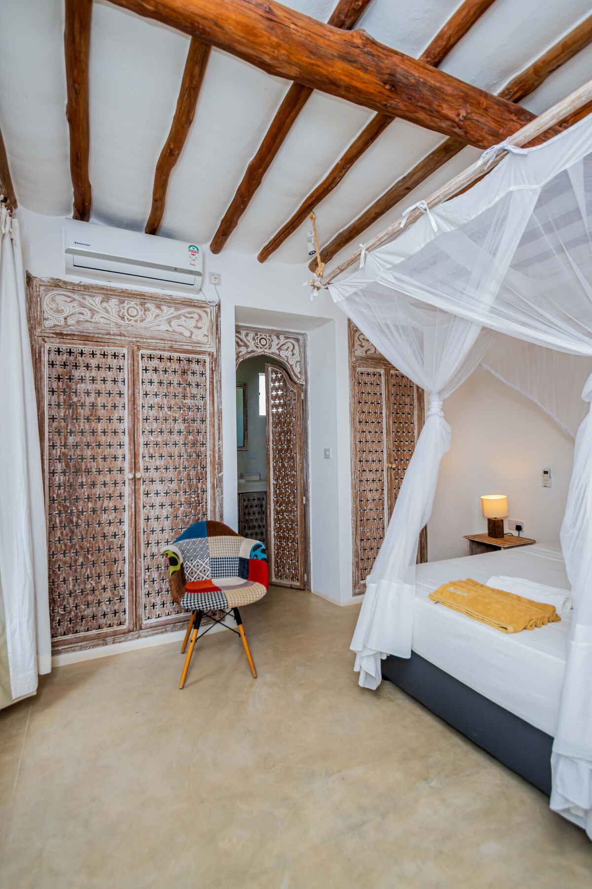 Ahadi Beachfront Villa — photo 11