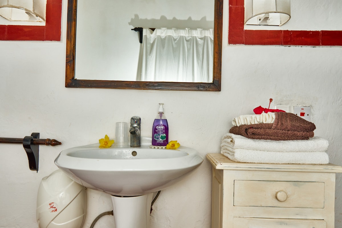 Beachfront Suite | 1BR Stay, Malindi photo 6
