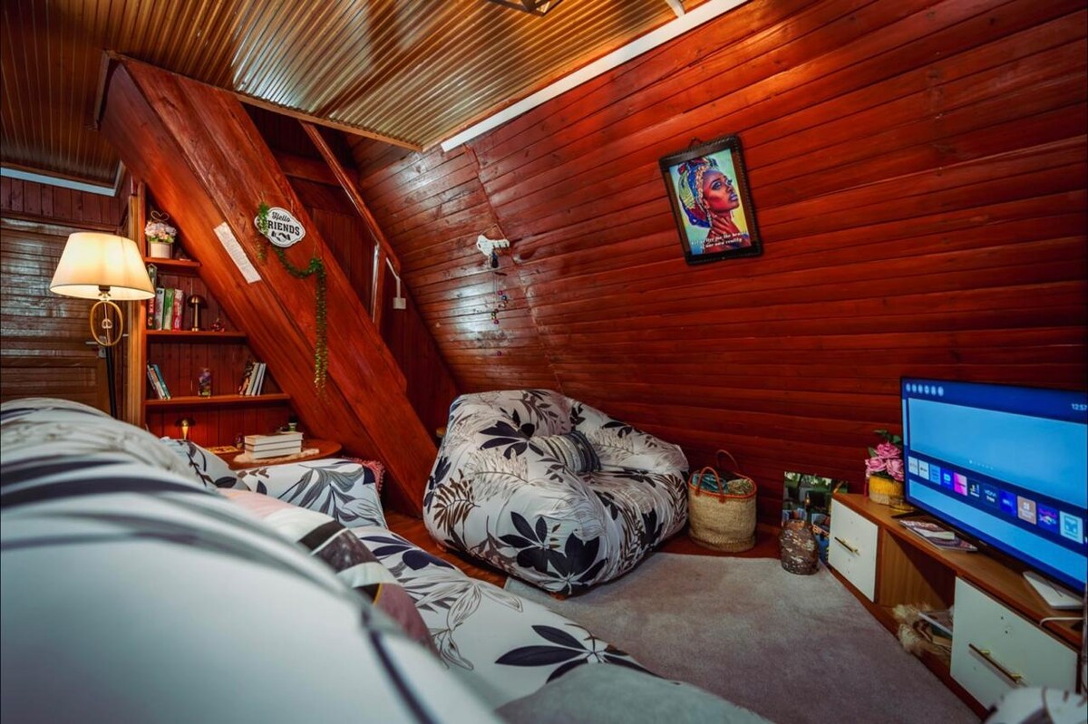 Tea Country A-Frame | 2BR Cabin, Kirinyaga photo 8