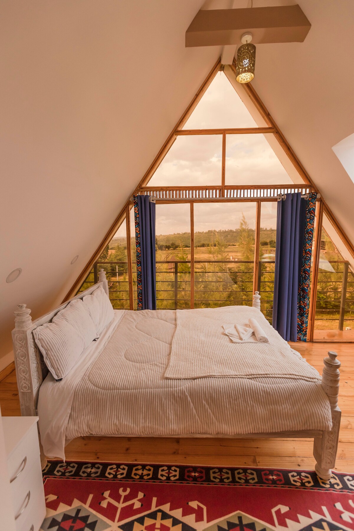 Unique Farm Cottage, incredible Mountain views photo 2