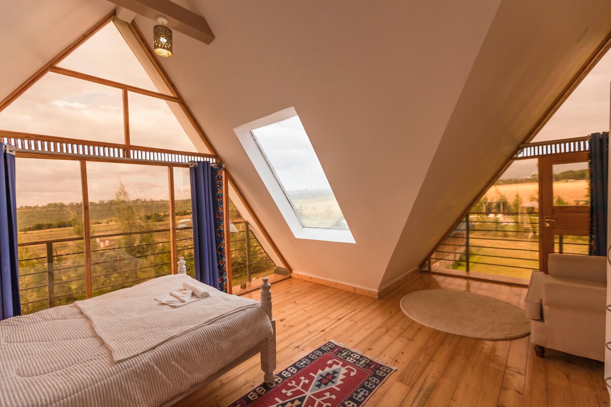 Unique Farm Cottage, incredible Mountain views photo 4