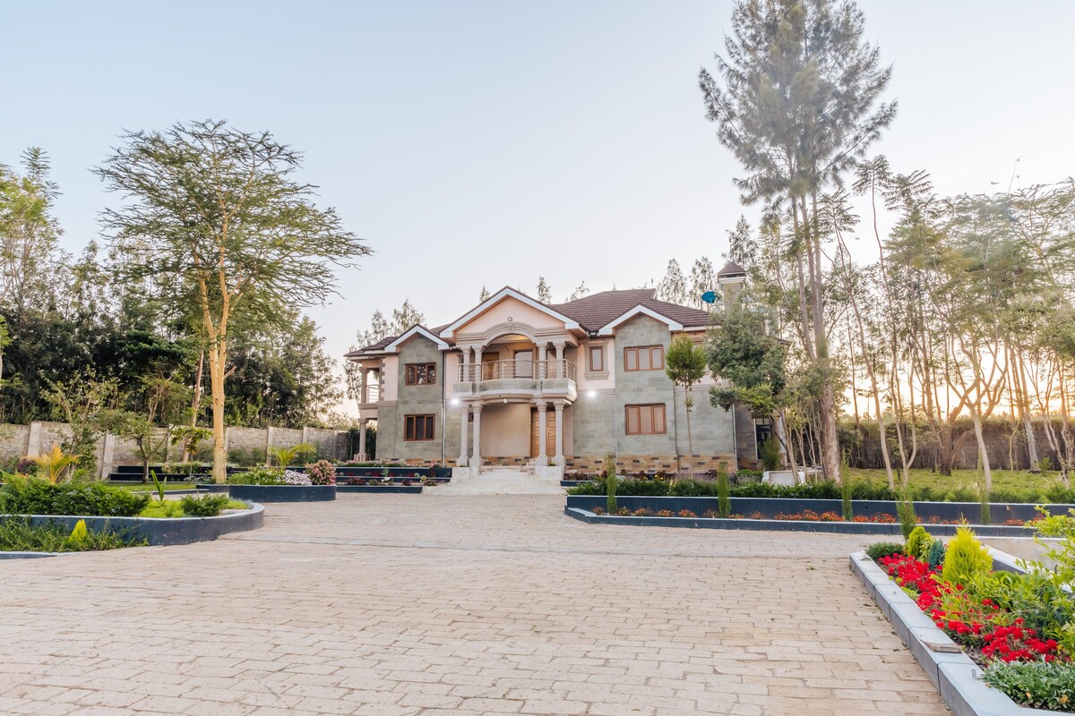 Lake View Mansion | 8BR Group Stay, Naivasha photo 4