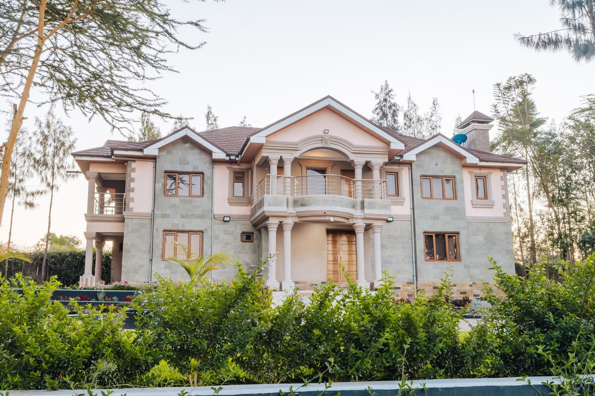 Lake View Mansion | 8BR Group Stay, Naivasha photo 6