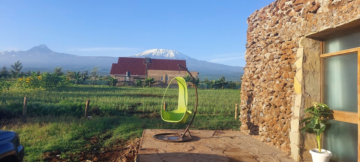 Stone Pool Cottage | 1BR Kilimanjaro View, Amboseli photo 8