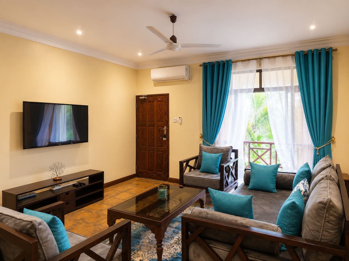 Poolside Apartment | 2BR with Balconies, Diani photo 2