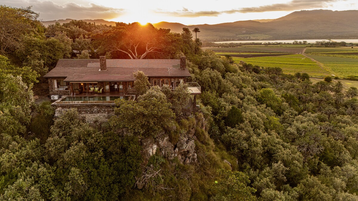 Cliffside Lake House | 3BR with Infinity Pool, Naivasha photo 13