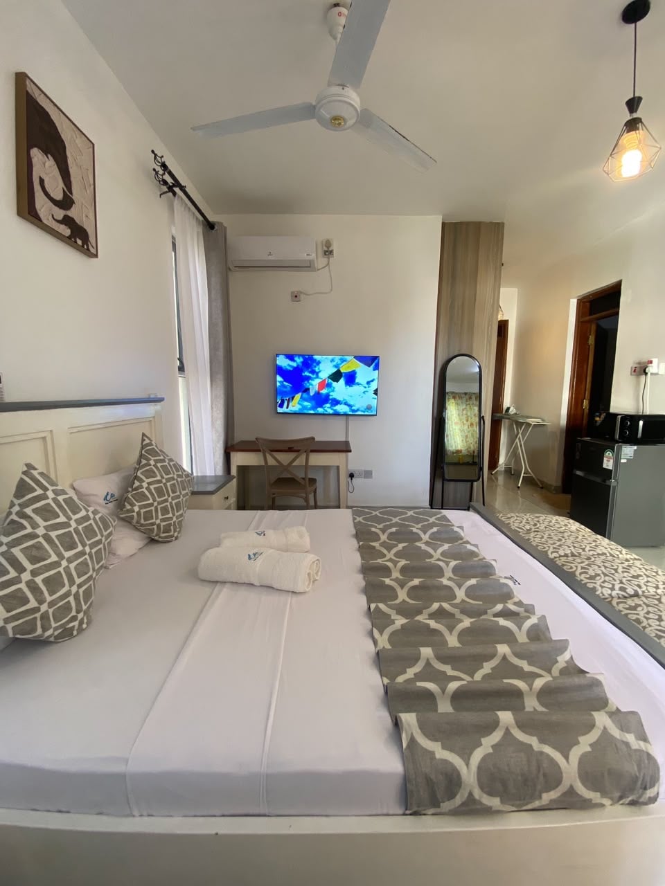 Cute Studio Walking distance to city mall with AC photo 10