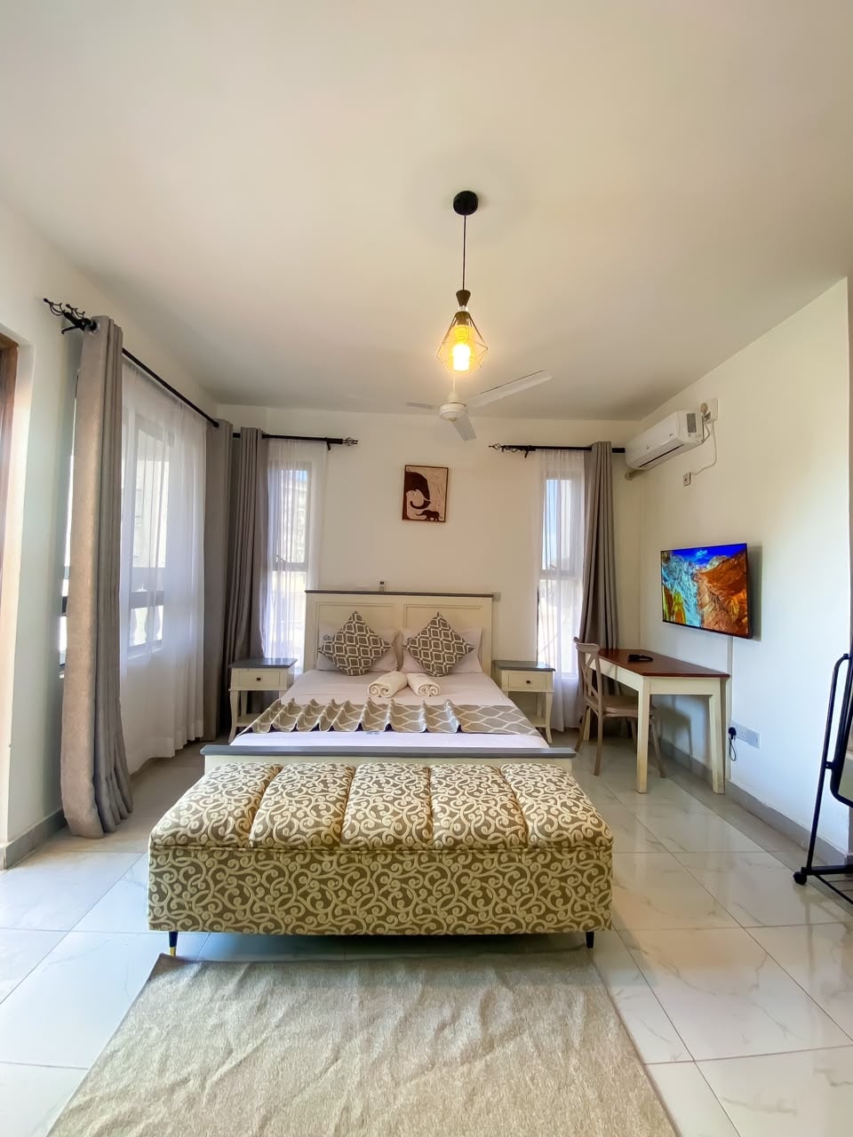 Cute Studio Walking distance to city mall with AC photo 12