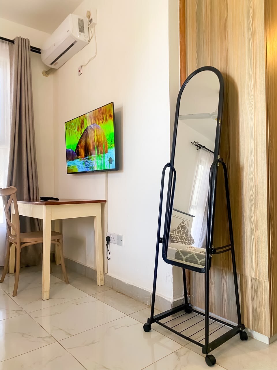 Cute Studio Walking distance to city mall with AC photo 13