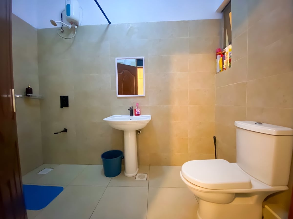 Cute Studio Walking distance to city mall with AC photo 14