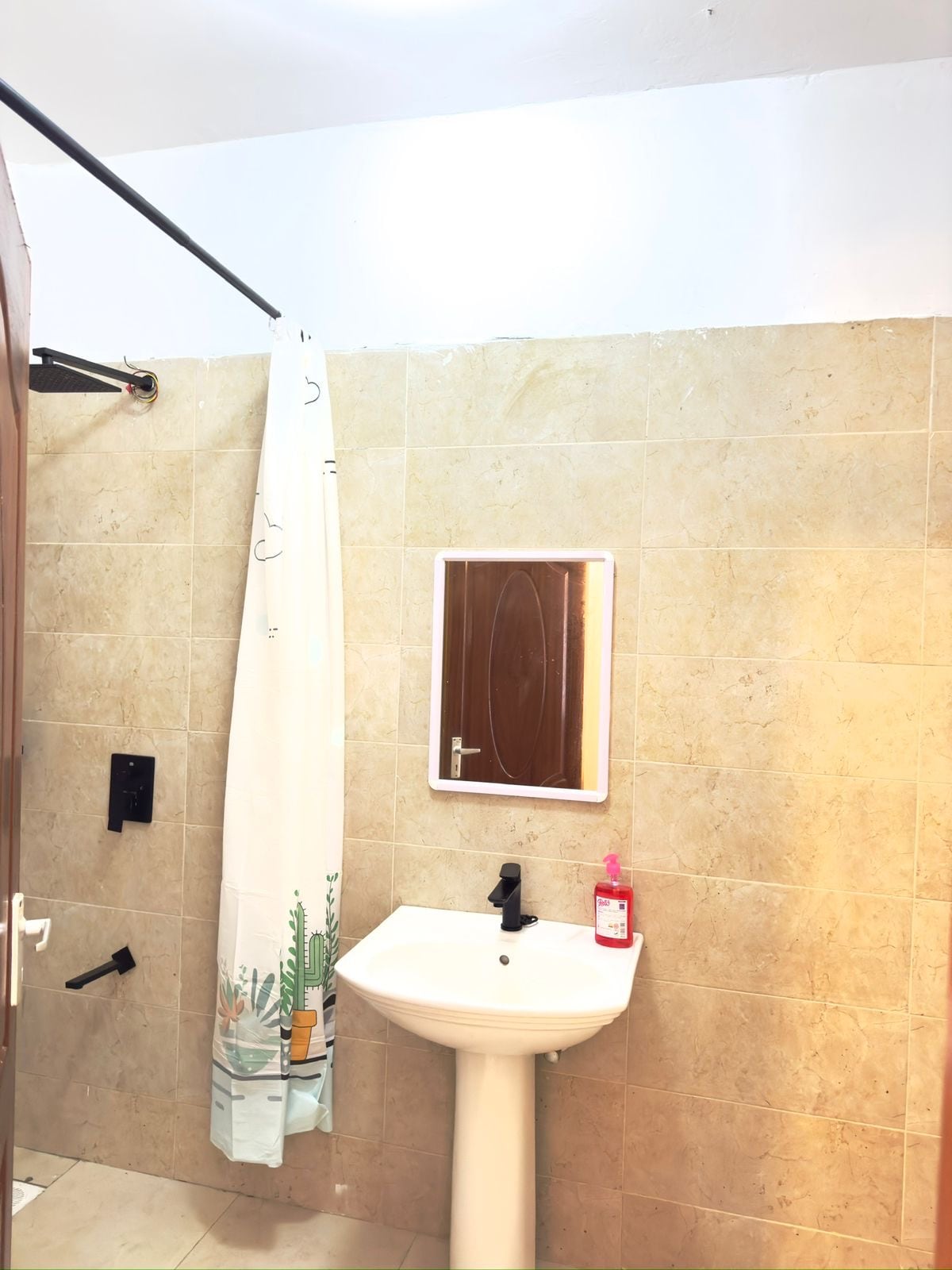 Cute Studio Walking distance to city mall with AC photo 3
