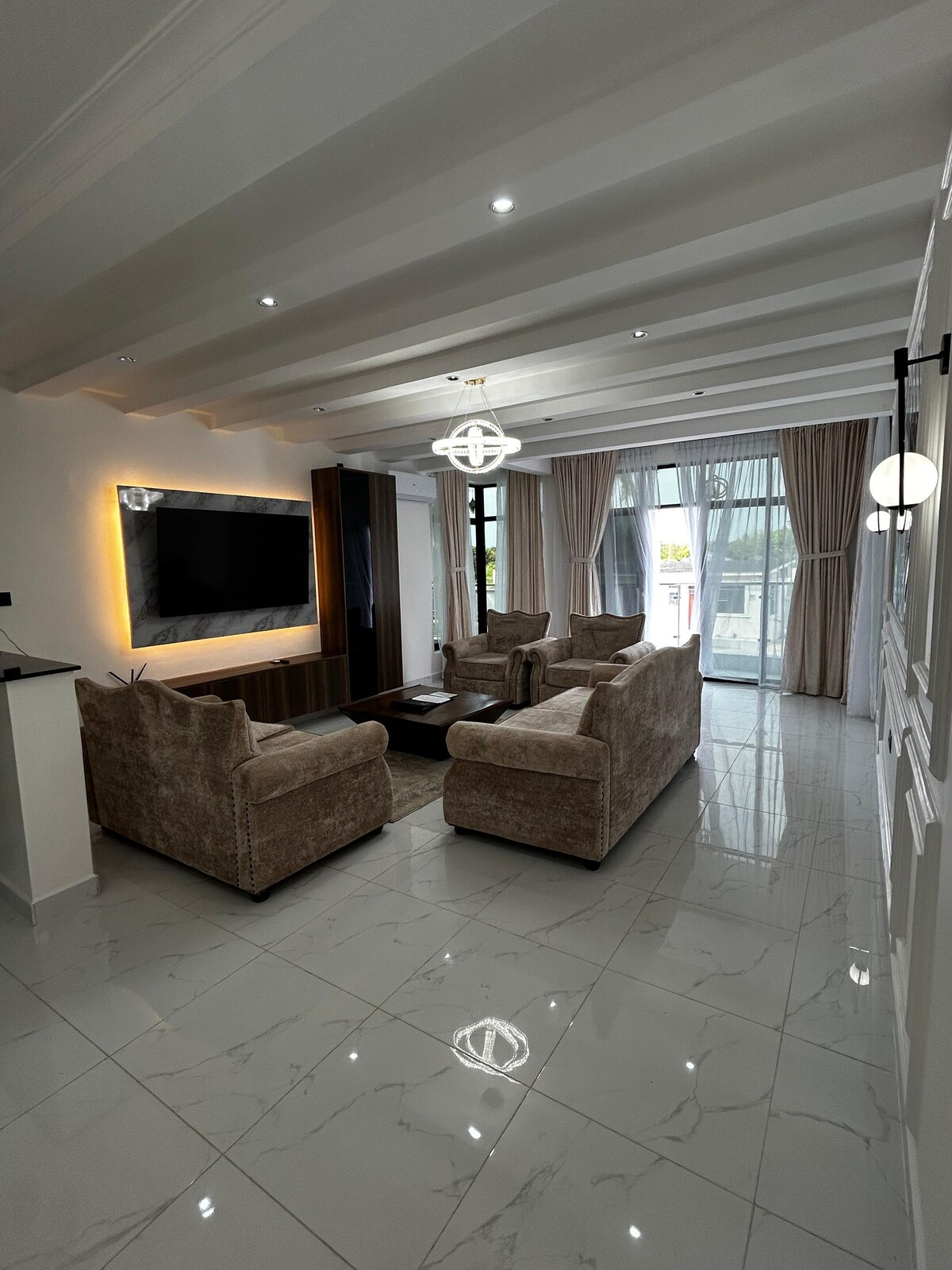 Family Pool Villa | 6BR Stay, Diani photo 14
