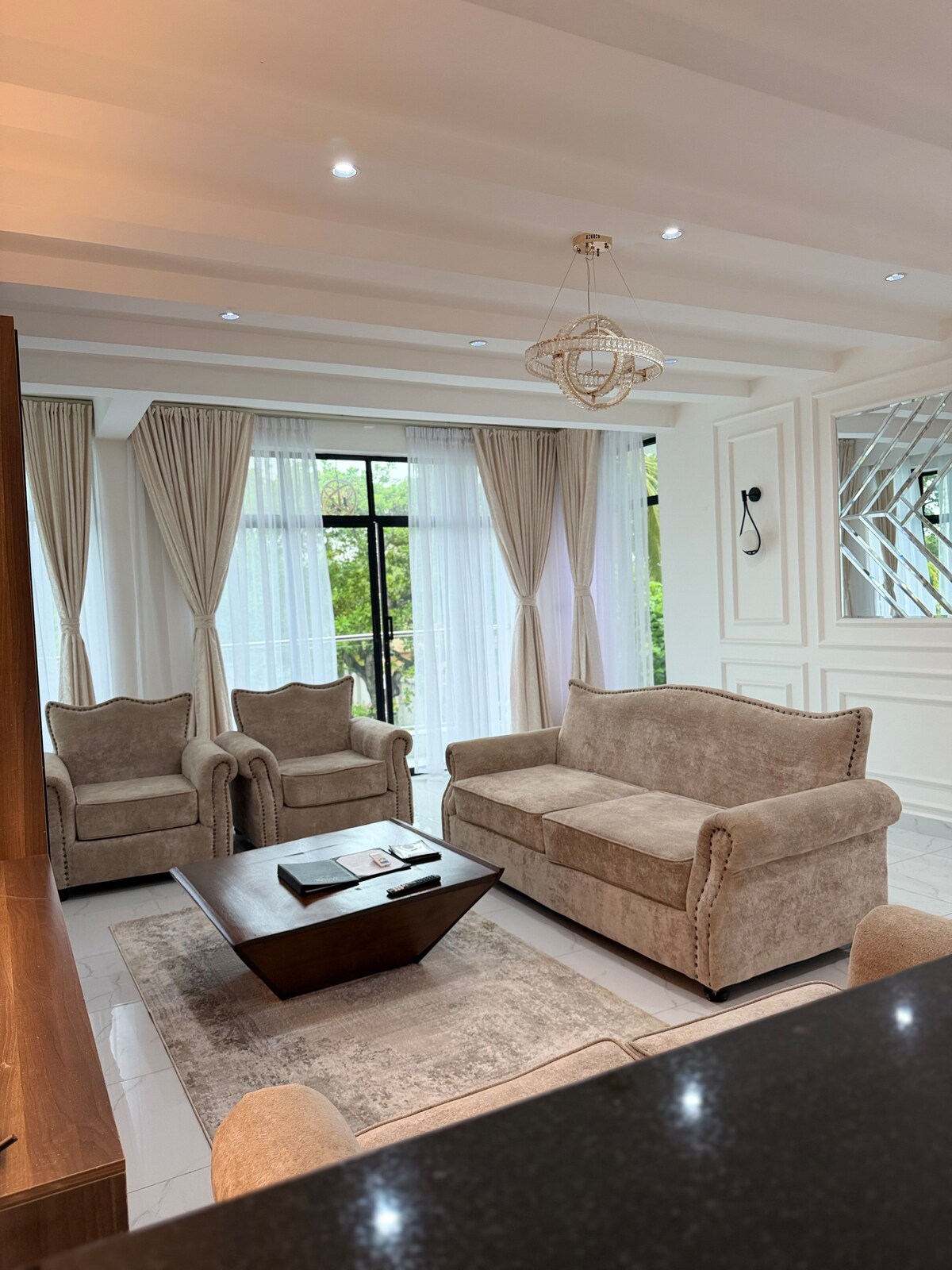 Family Pool Villa | 6BR Stay, Diani photo 7