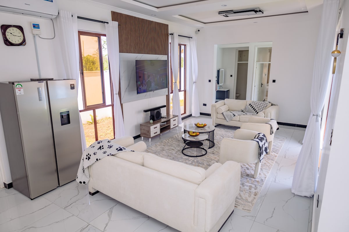 Private Pool Villa | 4BR Stay, Diani photo 12