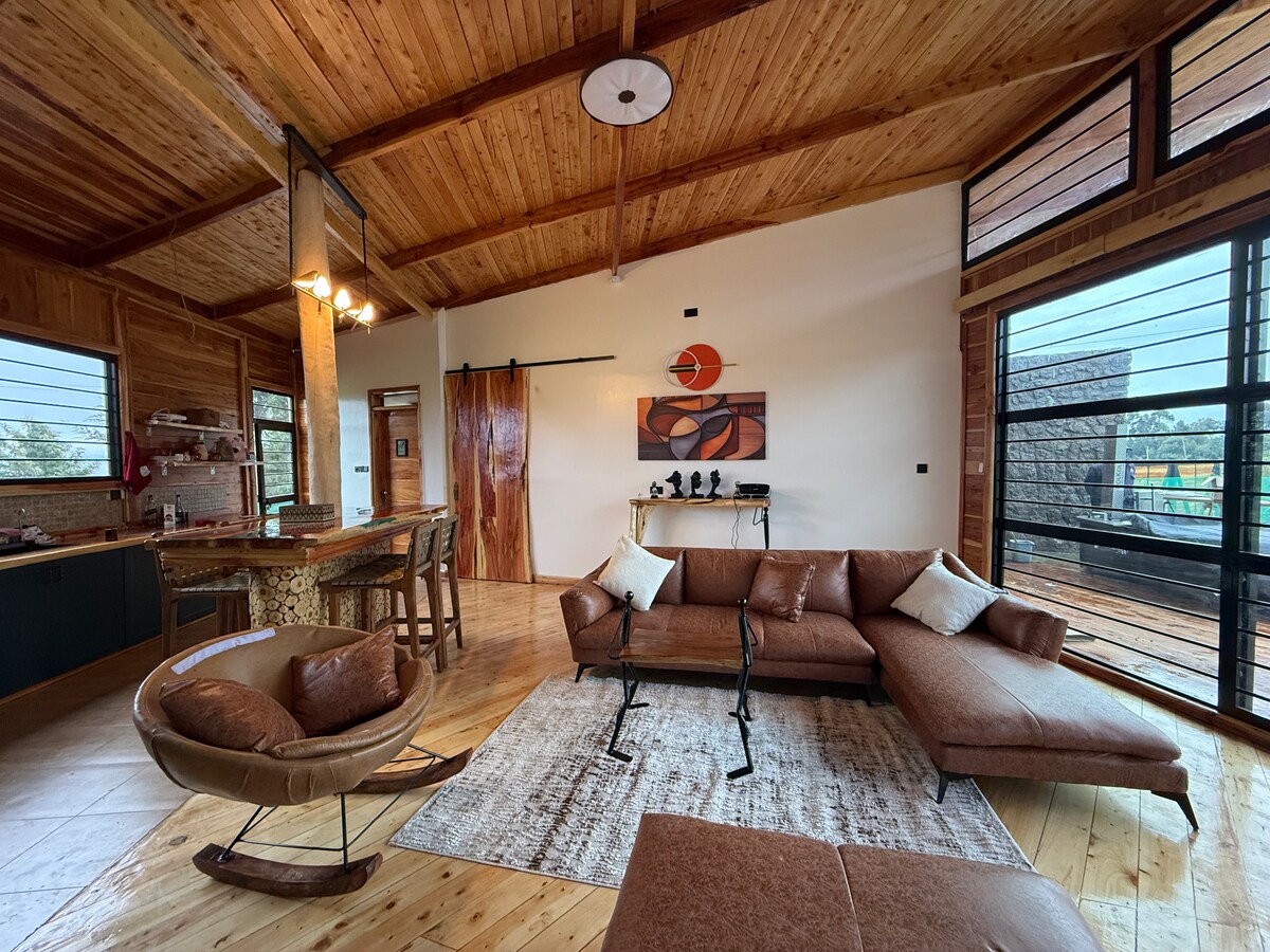 Mountain View Cabin | 2BR with Hot Tub, Naro Moru photo 2