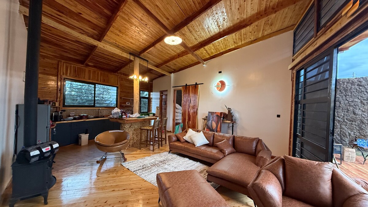 Mountain View Cabin | 2BR with Hot Tub, Naro Moru photo 4