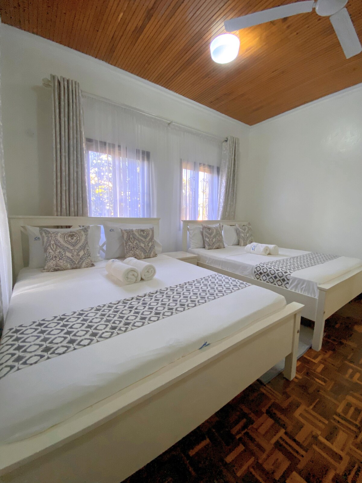 Private, Standalone, 7 Bedroom Villa with pool, Cozy photo 14