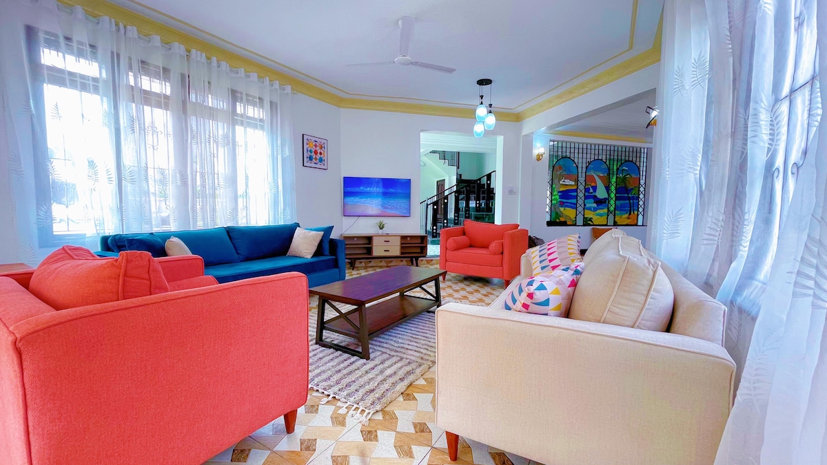 Private, Standalone, 7 Bedroom Villa with pool, Cozy photo 7