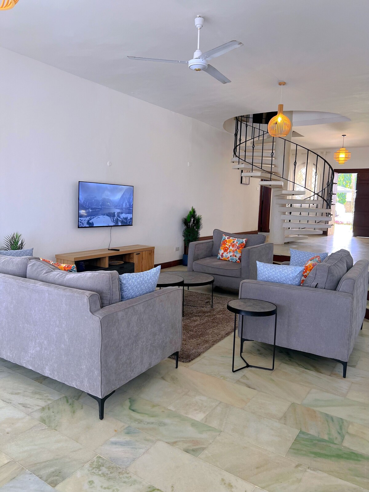 Stunning 5bdr Oceanfront Villa, Pool, AC, Sunsetview photo 12