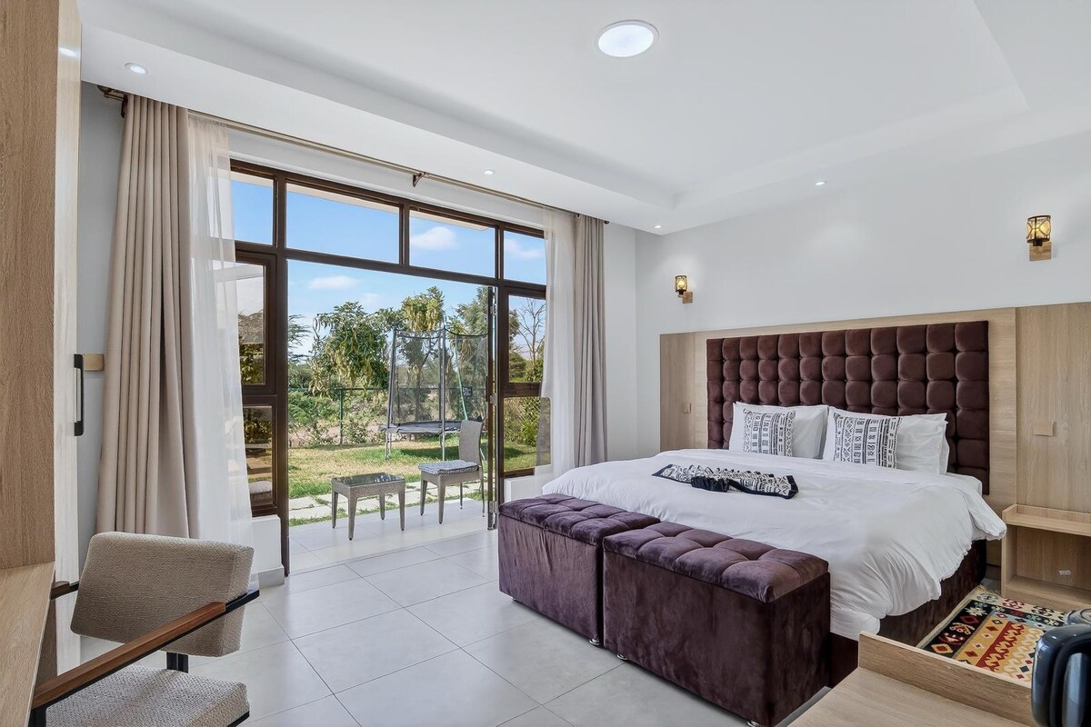 Luxury Group Villa | 7BR with Pool, Nanyuki photo 13