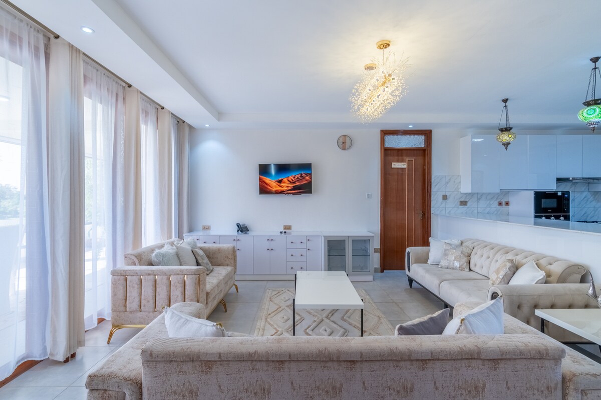 Luxury Group Villa | 7BR with Pool, Nanyuki photo 4