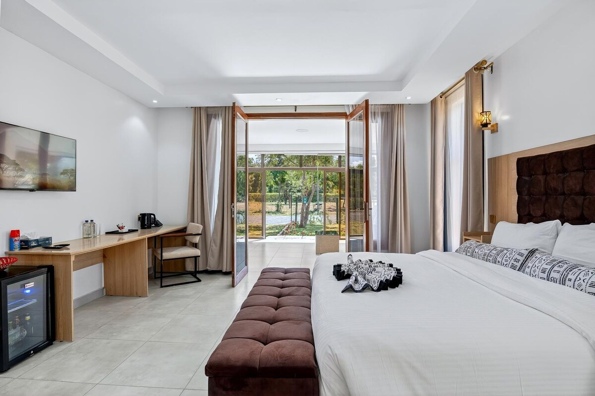 Luxury Group Villa | 7BR with Pool, Nanyuki photo 9