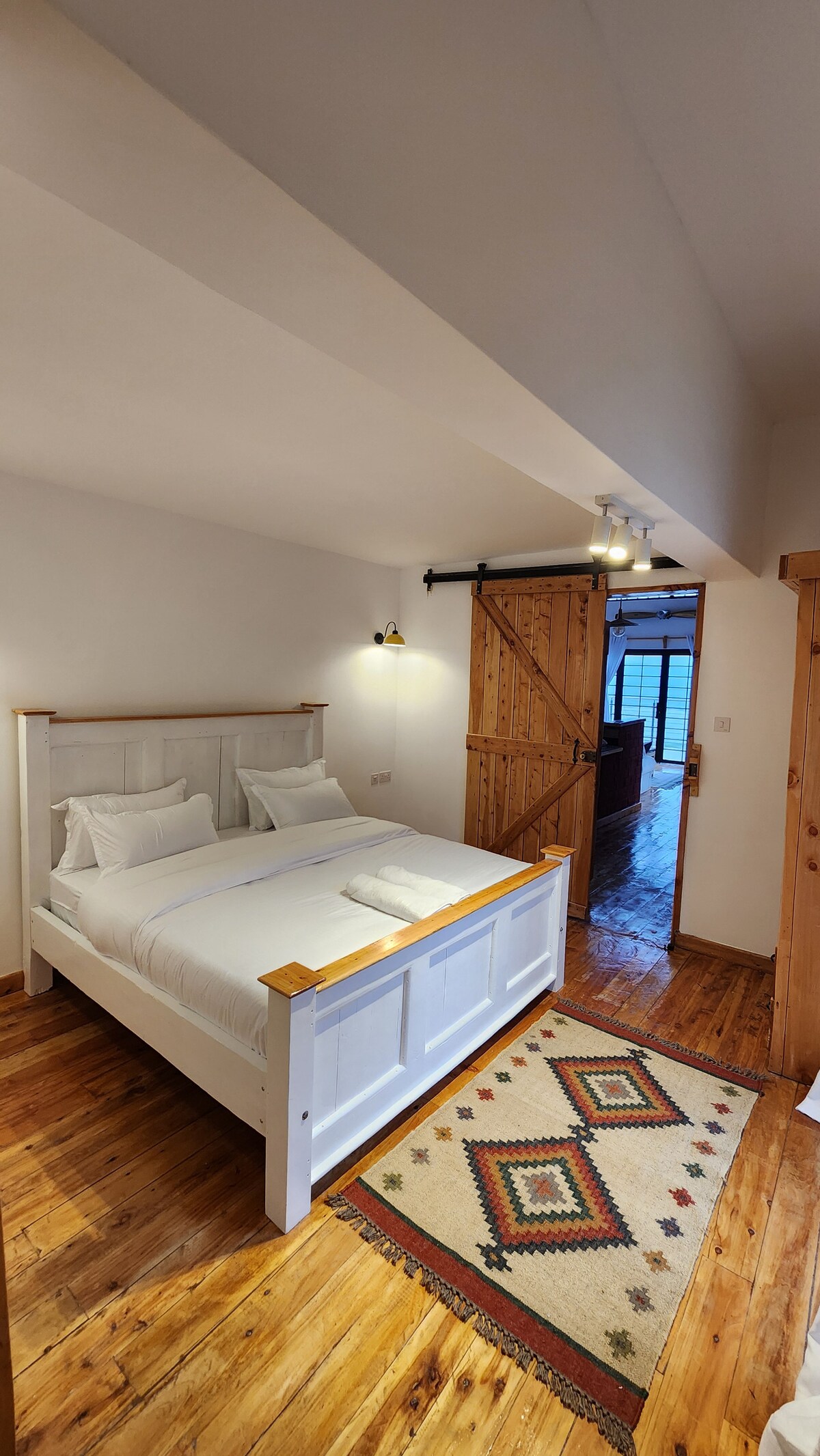 Hilltop Lake View Villa | 3BR Stay, Elementaita photo 14
