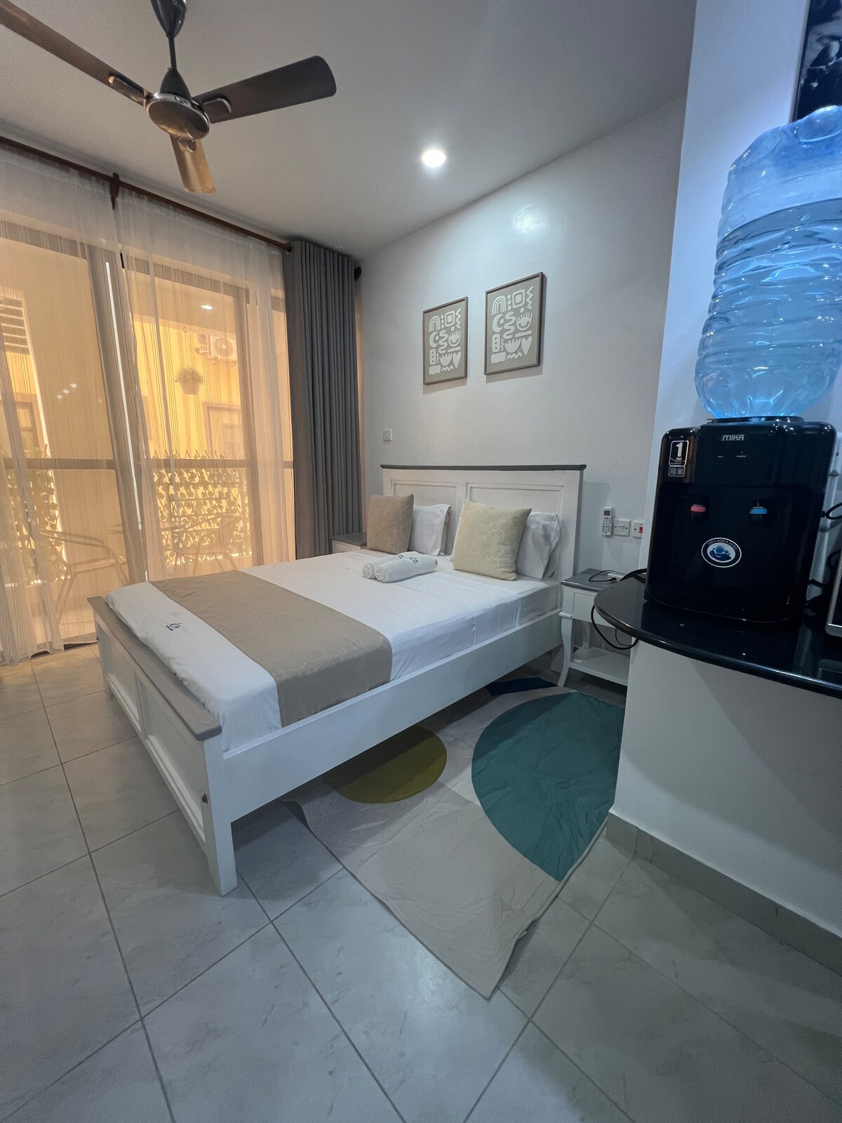 Elegant Studio with gym, pool,3 mins to the beach photo 11