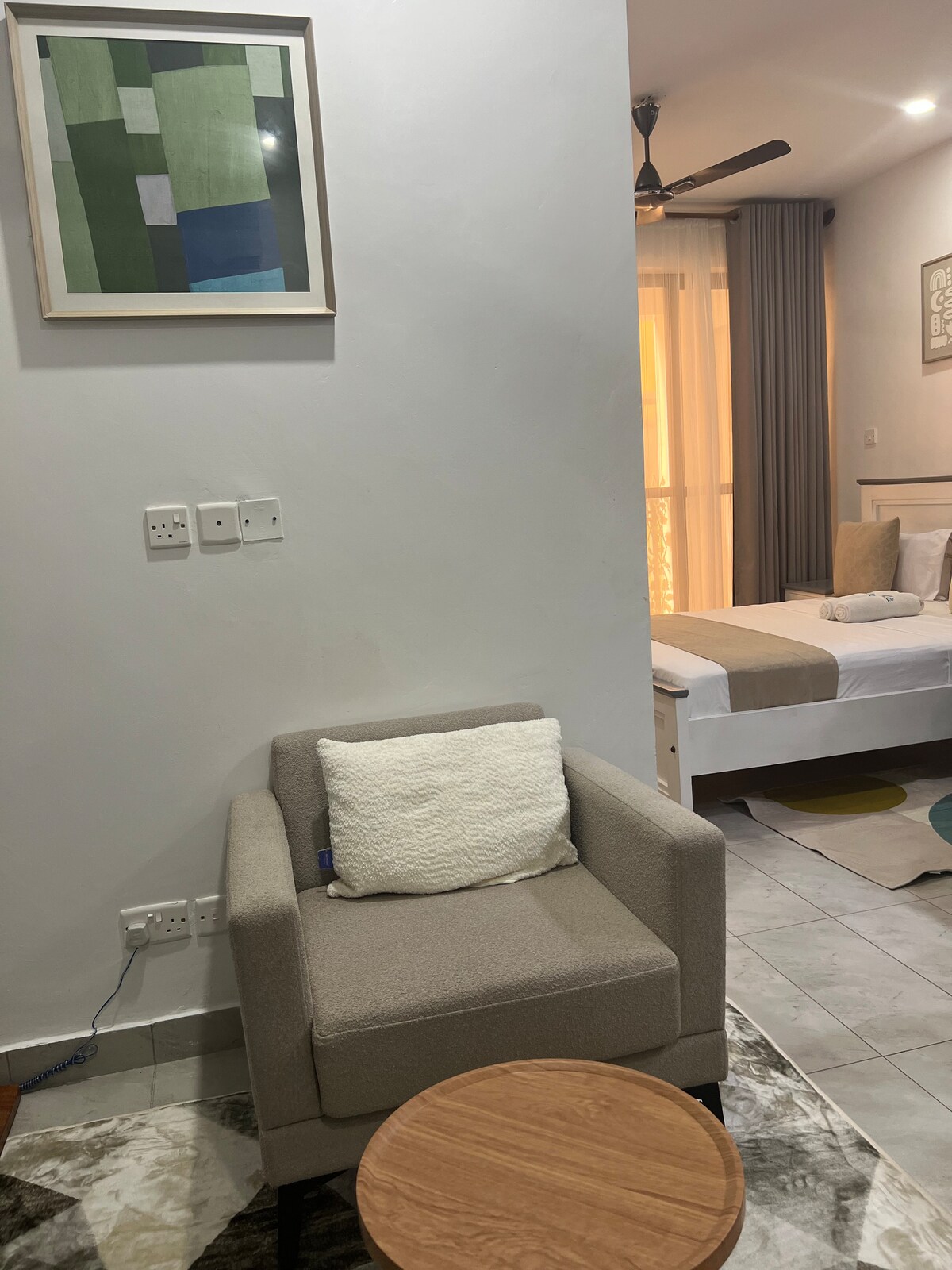 Elegant Studio with gym, pool,3 mins to the beach photo 12