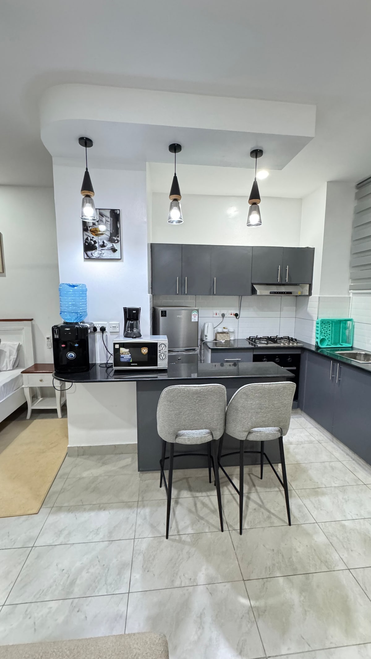 Elegant Studio with gym, pool,3 mins to the beach photo 15