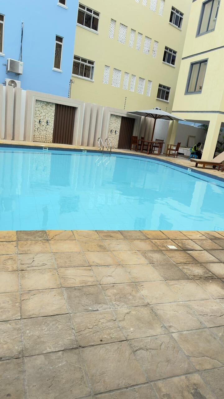 Elegant Studio with gym, pool,3 mins to the beach photo 4