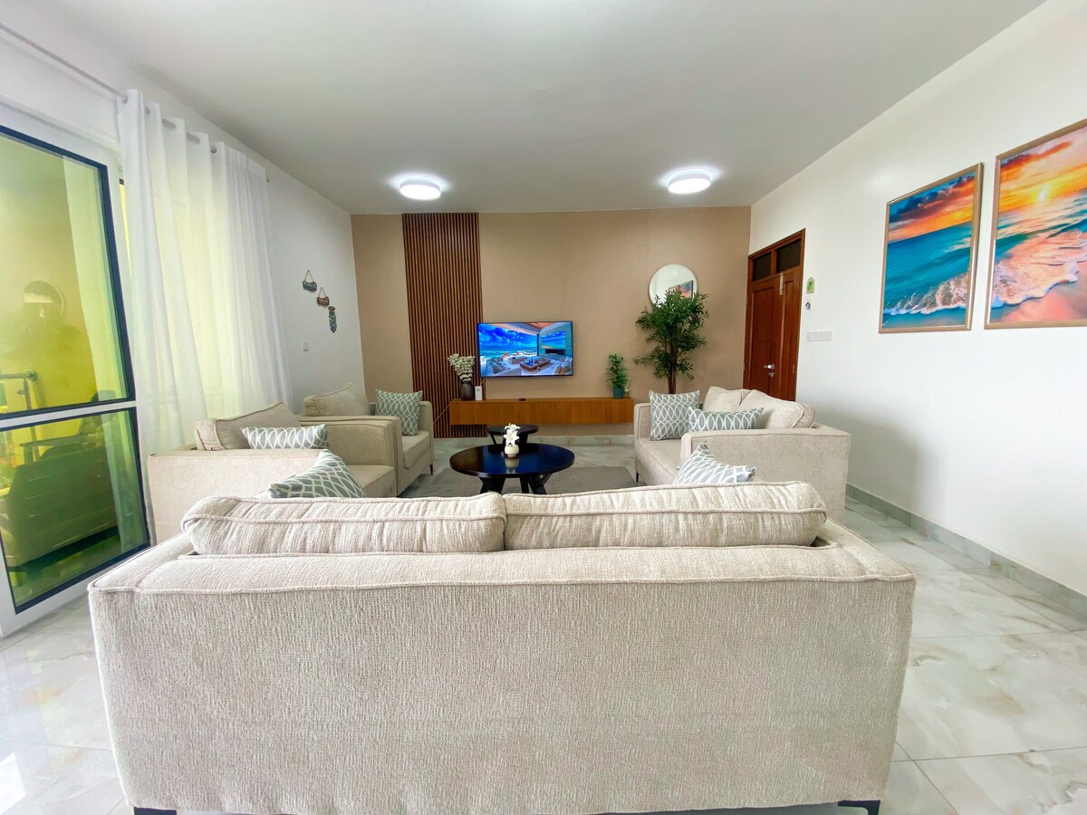 Luxury 2BR Apartment, Seaview near beach and Malls photo 12