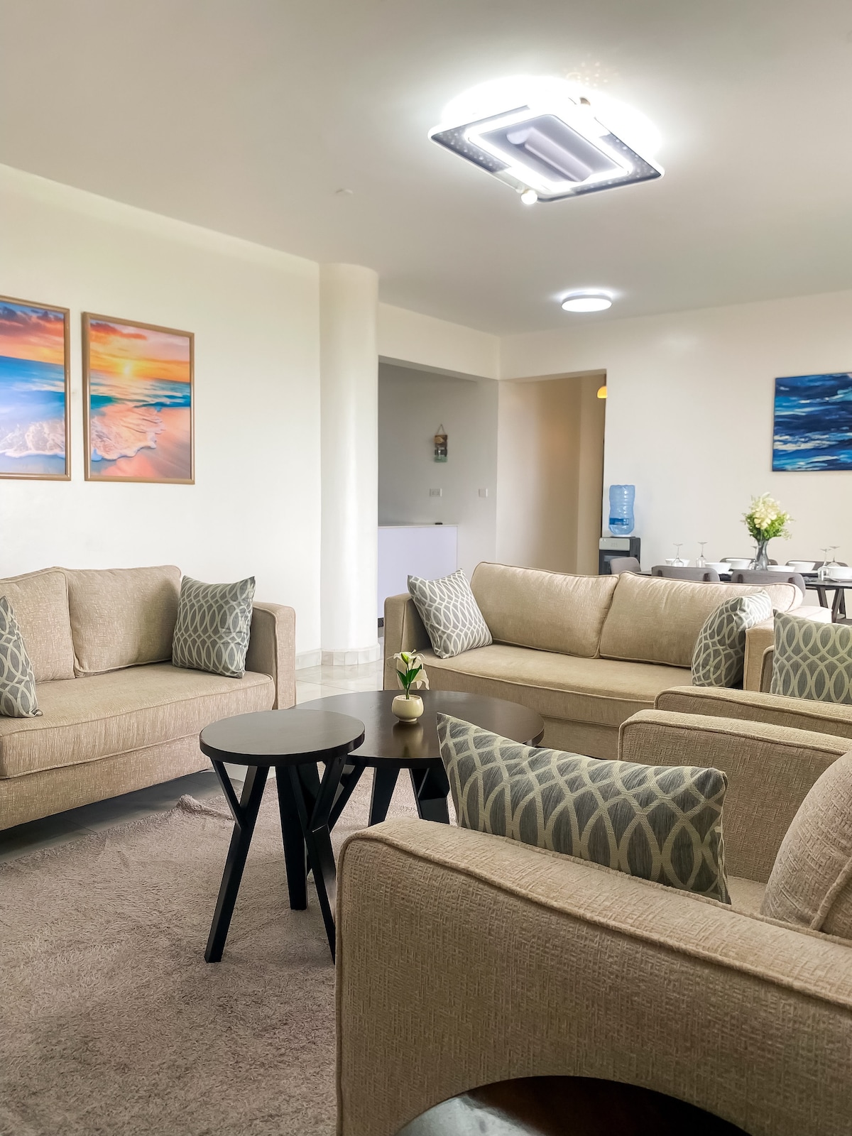 Luxury 2BR Apartment, Seaview near beach and Malls photo 2