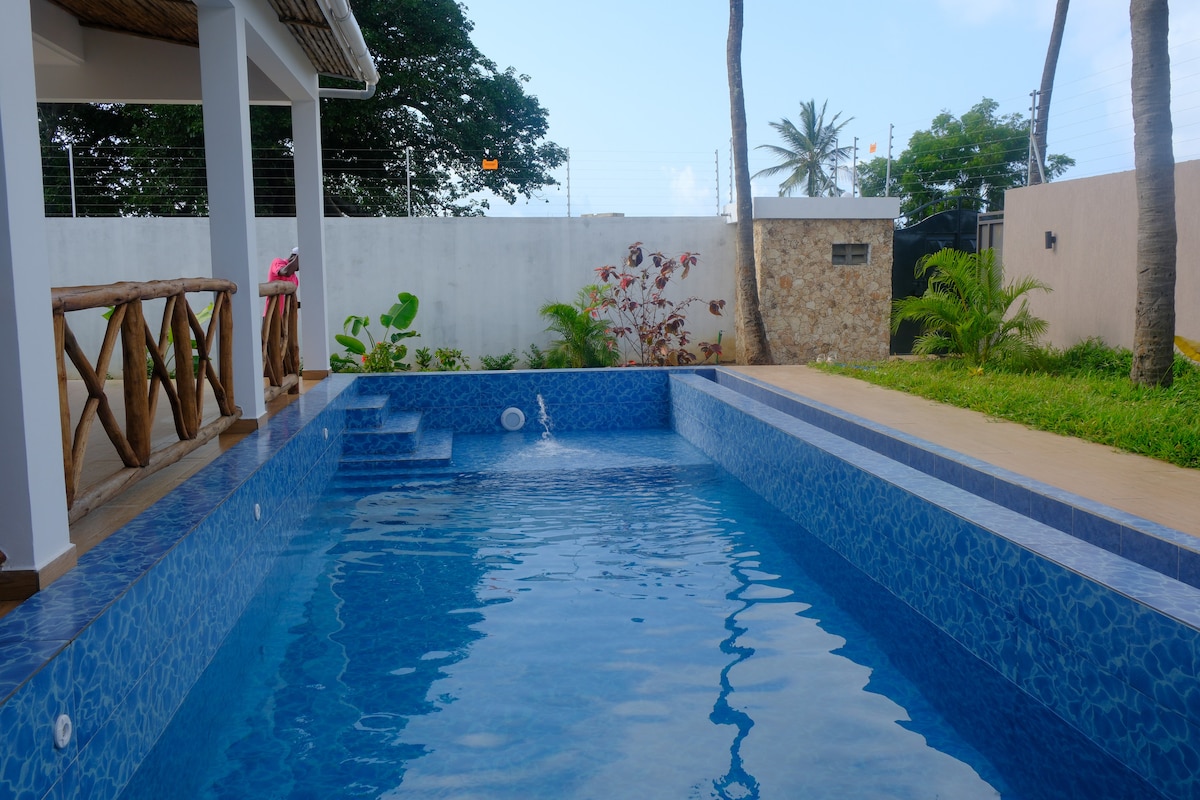 Family Pool Villa | 2BR Stay, Malindi photo 2