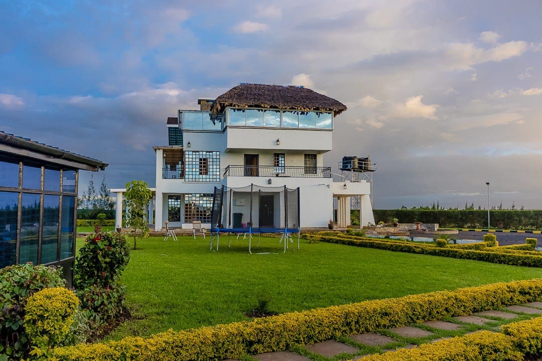 Country Villa | 6BR Group Stay, Nanyuki photo 1