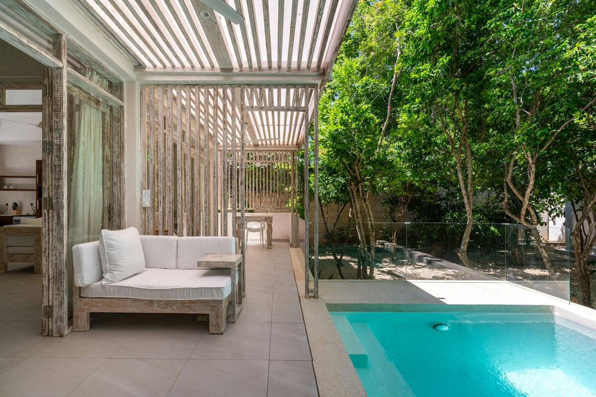 Adults-Only Pool Villa | 1BR Stay, Diani photo 4