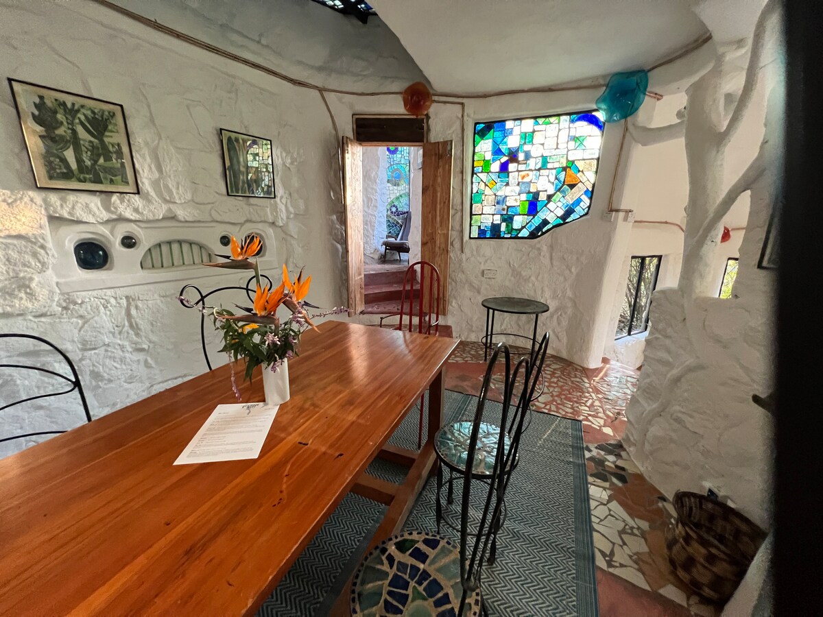 Mosaic Art Pool House | 3BR Stay near Nairobi photo 8