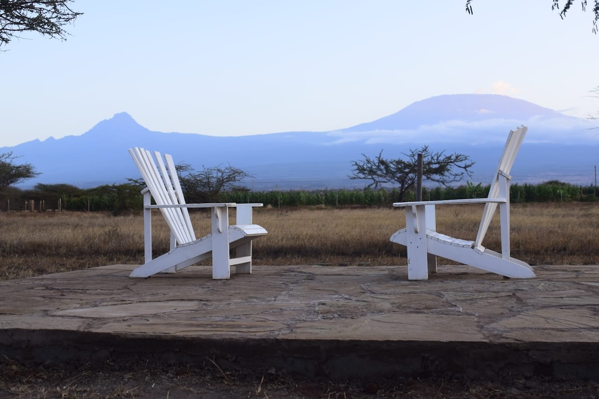 Amboseli Glass House – 3BR, a Pool — photo 1