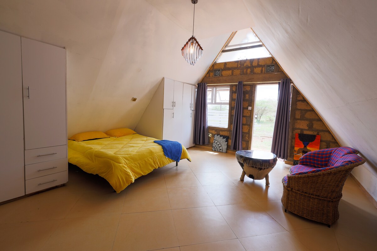 Amboseli Glass House – 3BR, a Pool — photo 12