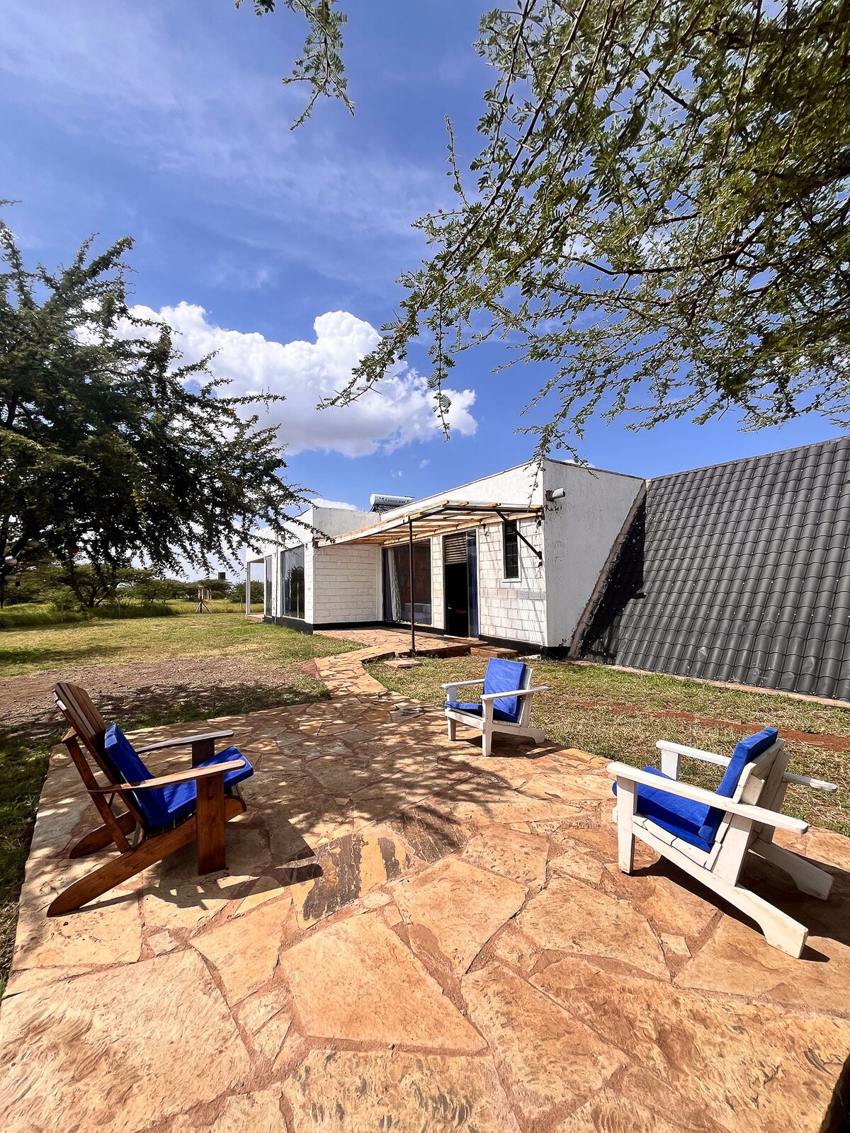 Amboseli Glass House – 3BR, a Pool — photo 3