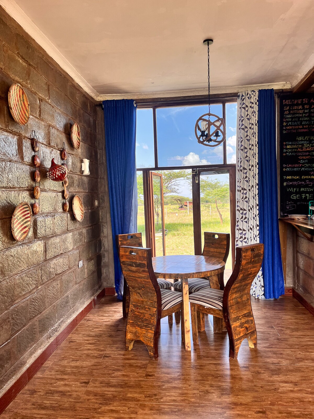 Amboseli Glass House – 3BR, a Pool — photo 4