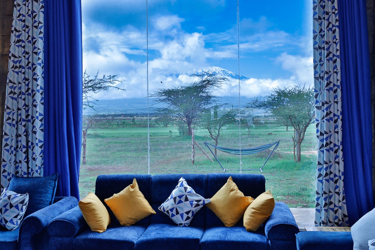 Amboseli Glass House – 3BR, a Pool — photo 9