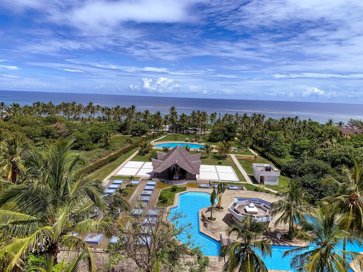 Bahari Beachfront Apartment, Diani Beach — photo 1