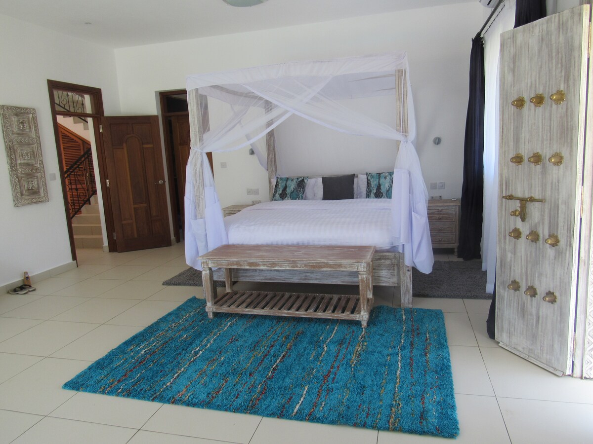 Barracuda 4BR Beach House — photo 9